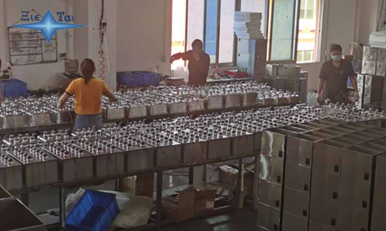 超聲波清洗機(jī)中有機(jī)溶劑與半水基溶劑的區(qū)別