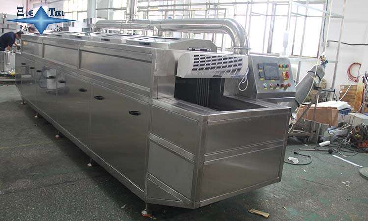 大型超聲波清洗機(jī)替代人工刷洗：潔泰定制化除油除銹方案，提升良品率