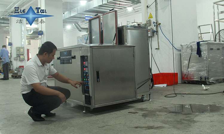 頑固油漬沖不掉？手工刷洗三遍還返工？該換清洗方式了